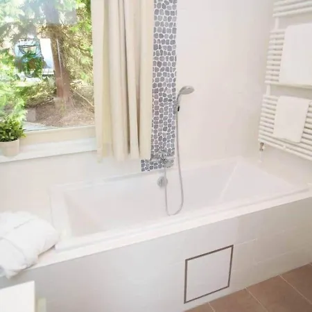 Fantastic Holiday In With Bubble Bath *